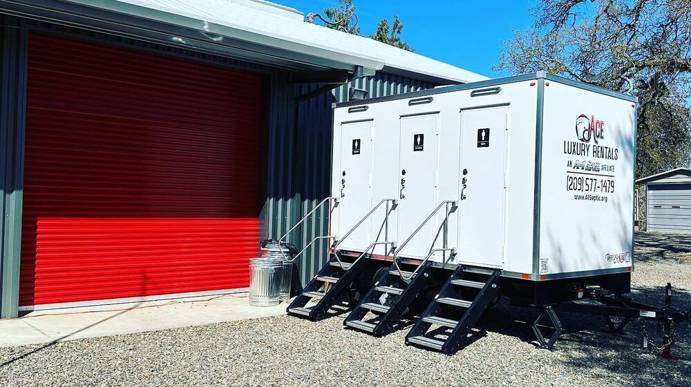 Celebrity restroom trailers